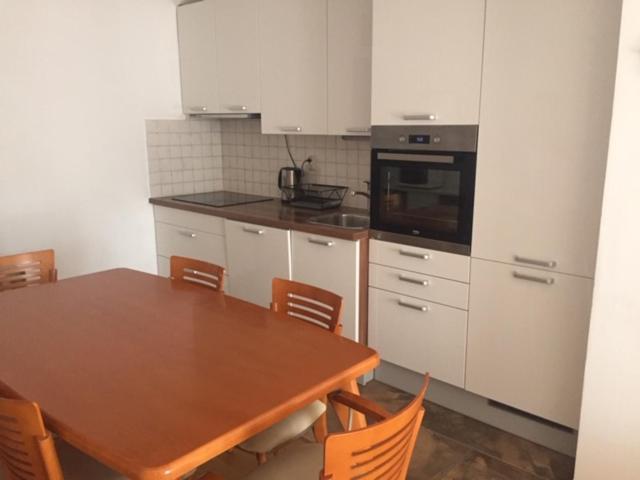 Apartments Karaman Подстрана Екстериор снимка
