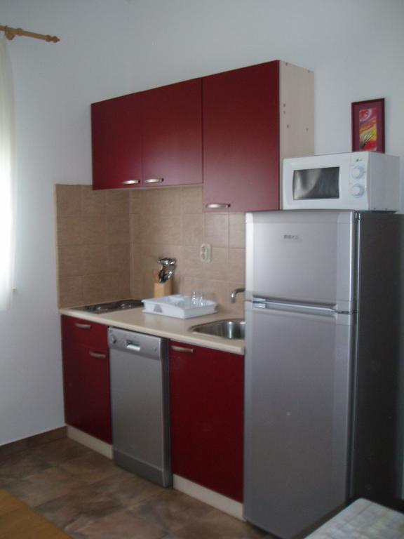 Apartments Karaman Подстрана Стая снимка